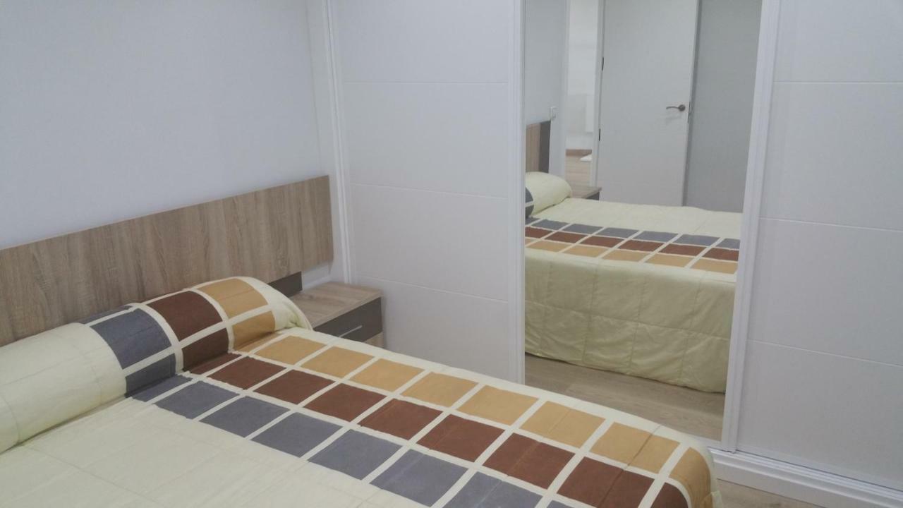 Apartamentos La Vaguada Suites Мадрид Екстериор снимка