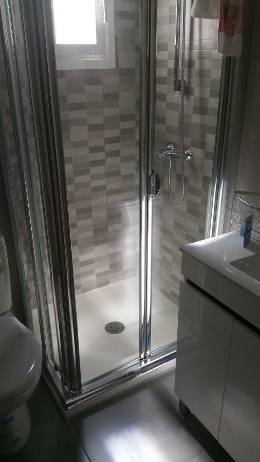 Apartamentos La Vaguada Suites Мадрид Екстериор снимка