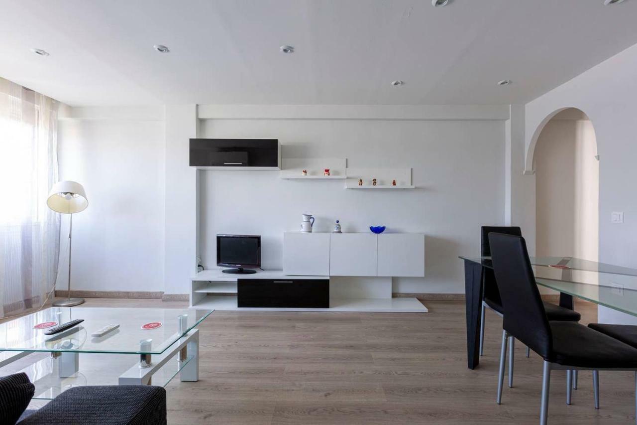 Apartamentos La Vaguada Suites Мадрид Екстериор снимка